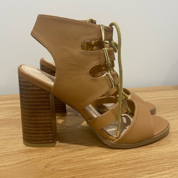 Lace Up Block Heels 🤎 - Picture 2 of 11